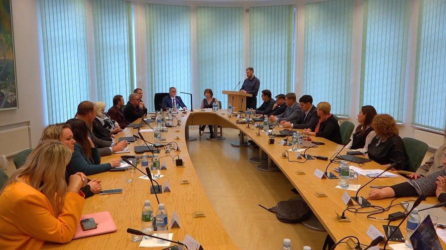 Вопрос о буллинге в школе обсуждался на заседании Висагинского совета (видео) - В Висагинасе