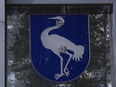 Продолжаются бесчинства вандалов — изуродована стела на въезде в город - В Висагинасе