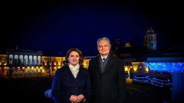 "Будьте счастливы!": президент и его супруга поздравляют жителей Литвы с Новым годом