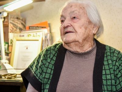 Столетняя женщина: я рада сегодняшнему изобилию и тому, что пенсия у меня на 56 центов выше уровня нищеты - Литва и страны Балтии