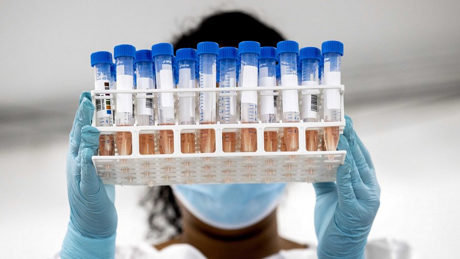 Бесплатную диагностику и лечение коронавируса получат и не имеющие права на бесплатное лечение - Литва и страны Балтии