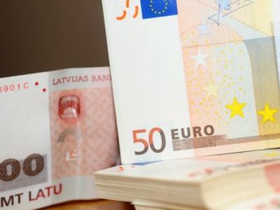 Латвийский экономист: введение евро поспособствует увеличению зарплат - Литва и страны Балтии