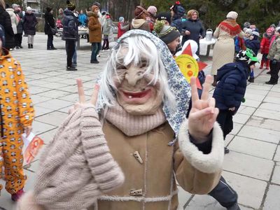 Масленицу празднуют повсюду, но в «Gerosios vilties» всегда - с особым размахом! (видео) - В Висагинасе