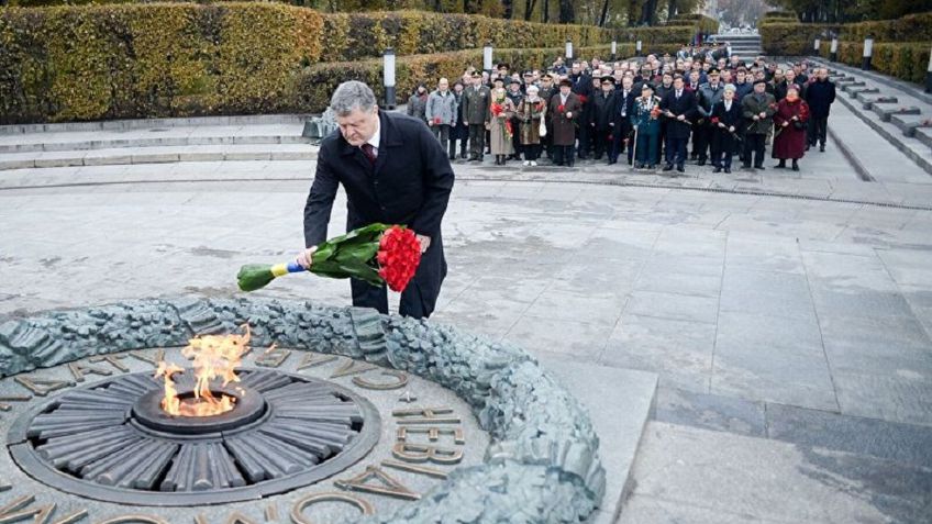 Порошенко не стал делать публичных заявлений в День освобождения Украины от фашизма