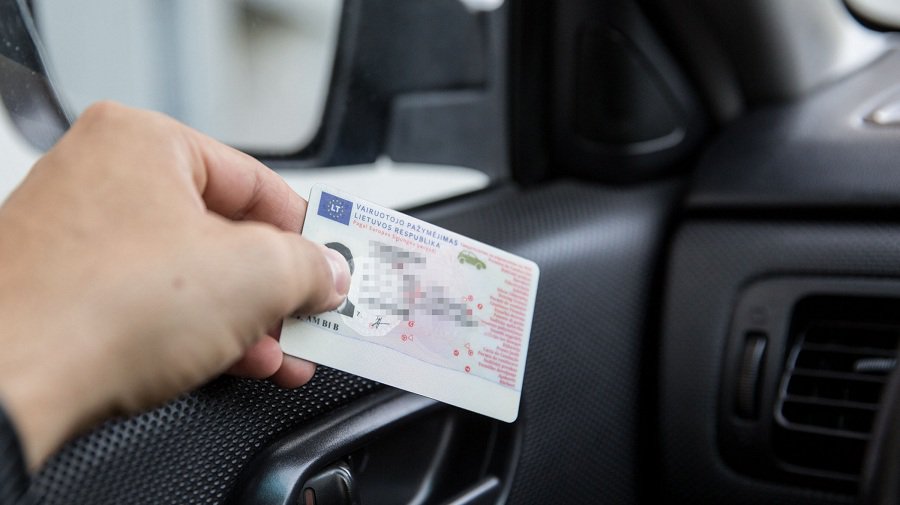 Правительство стремится, чтобы литовское удостоверение водителя признали в США - Литва и страны Балтии