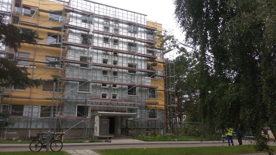 Премьерная реновация двух висагинских домов идет полным ходом - В Висагинасе