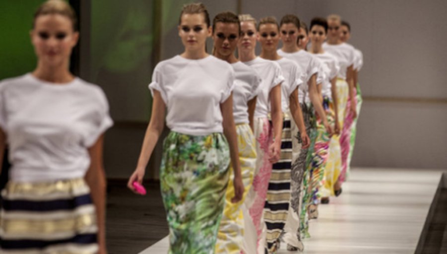 Длина юбки свидетельствует о спаде экономики  - Хобби, отдых и развлечения