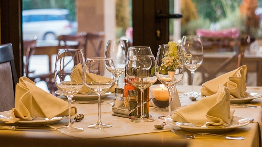 Гостиницы и рестораны организуют акцию протеста - Литва и страны Балтии