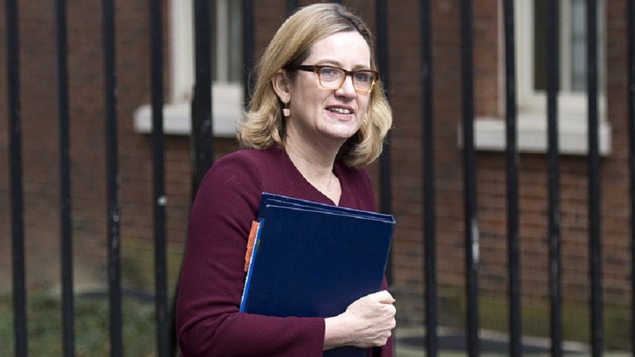 Глава британского МВД решила проверить обоснованность выдачи виз российским бизнесменам - В Мире