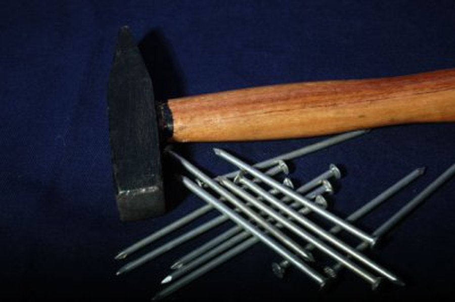 Nepastebėjo galvoje įstrigusios vinies - Pasaulyje