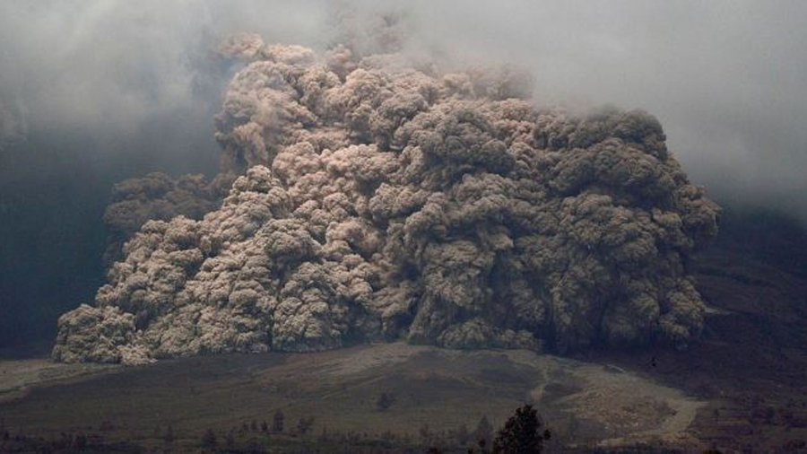 В Индонезии из-за извержения вулкана эвакуировали 200 тысяч человек - В Мире