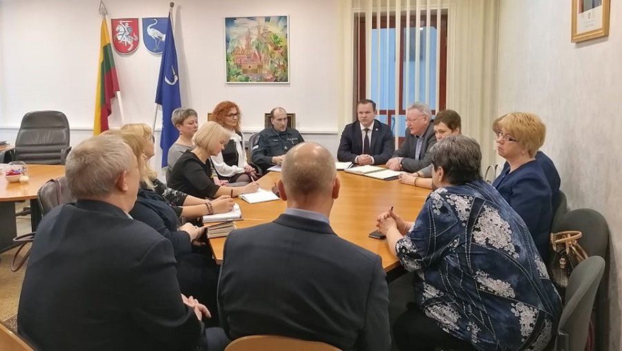 Решено ужесточить контроль в учебных заведениях - В Висагинасе