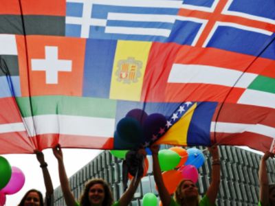 Опрос: европейцы стремительно теряют веру в  Евросоюз  - В Мире