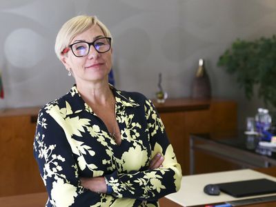 J. Šiugždinienė: valstybė pedagogams finansuos informatikos studijas - Lietuva ir Baltijos šalys