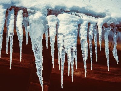 О необходимости присмотра за строениями в зимний период - В Висагинасе