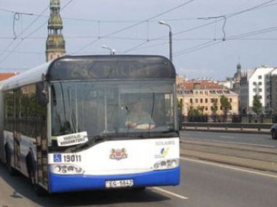 Латвийским водителям разрешили бесплатно слушать радио - Хобби, отдых и развлечения