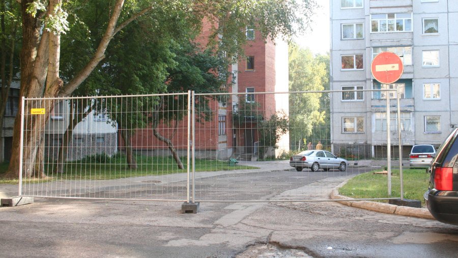 Водителей просят срочно убрать машины - В Висагинасе