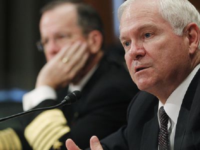 Экс-глава ЦРУ не верит в существование в США "тайного сообщества" недругов Трампа - В Мире