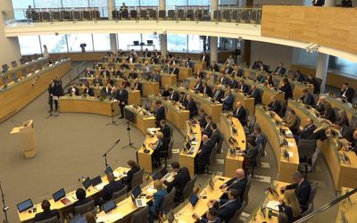 Сейм утвердил государственный бюджет Литвы на 2026-2028 годы - Литва и страны Балтии