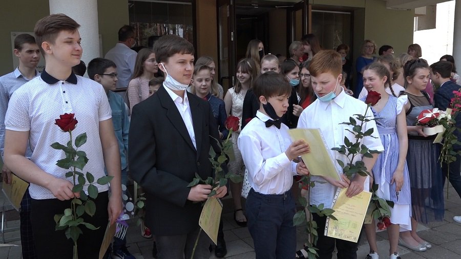 В школе искусств имени Чесловаса Саснаускаса – выпускной (видео) - В Висагинасе