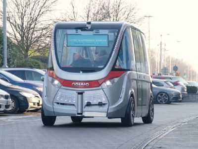 Первый рейс беспилотного электробуса в Лас-Вегасе закончился аварией - В Мире