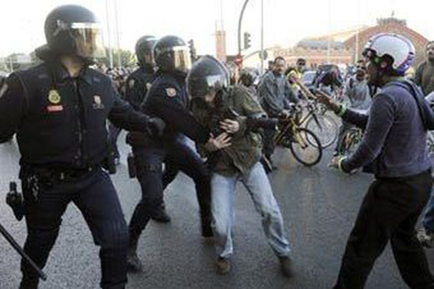 В Испании началась первая за восемь лет всеобщая забастовка
