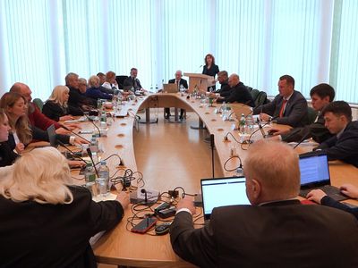 Совет не стал рассматривать вопрос об утверждении городского бюджета на 2023 год (обновлено) - В Висагинасе