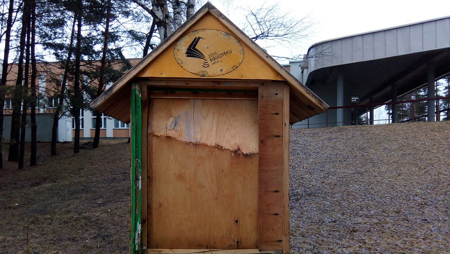 Мини-библиотечки приведут в порядок на следующей неделе - В Висагинасе