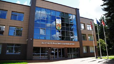 Начато досудебное расследование прозрачности выплат депутатам Алитусского районного совета