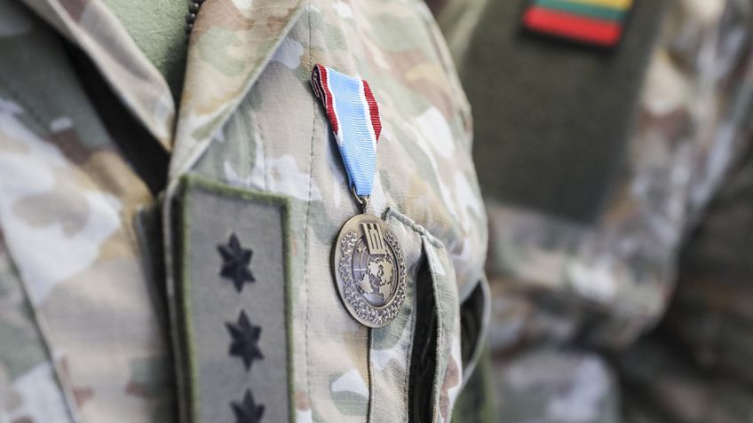 Apdovanoti tarptautinėse operacijose Irake dalyvavę kariai: kiek Tėvynei reikės – tiek važiuosime
