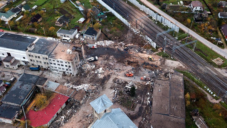 Источник: трое погибших при взрыве на заводе пиротехники в Гатчине были иностранцами - В Мире