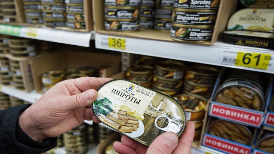 В Латвии не считают политическим заявление РФ о канцерогене в шпротах - Литва и страны Балтии