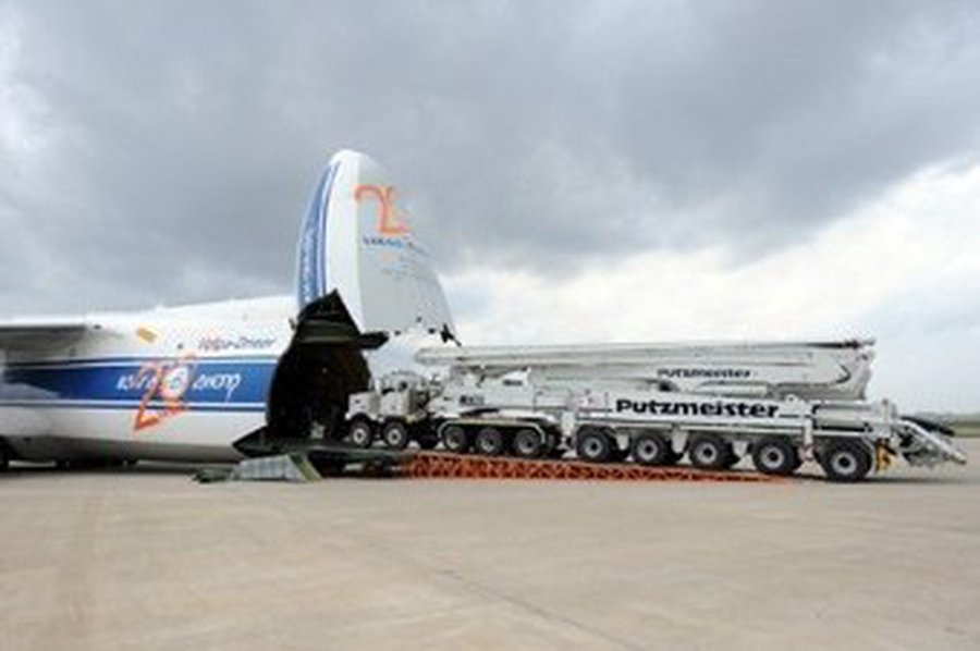 Ан-124 доставят в Японию гигантские насосы для охлаждения реакторов - Энергетика