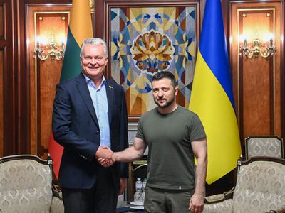 Президент встретился с главой Украины В. Зеленским - В Мире