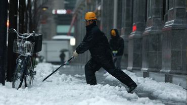 В Японии недавние снегопады унесли жизни 17 человек