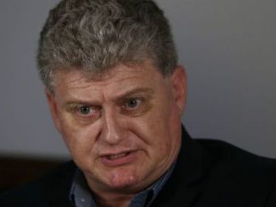 Отец Сноудена: Мой сын вернется в США - В Мире