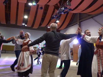 Дождь не помешал провести акцию «Вся Литва танцует» (видео) - В Висагинасе