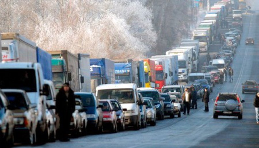 На литовско-белорусской границе образовались многокилометровые очереди
 - Хобби, отдых и развлечения