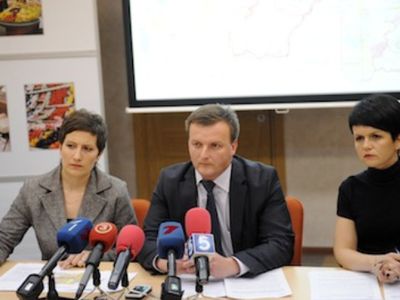 Для борьбы с африканской свиной чумой вдоль границ построят забор - В Мире