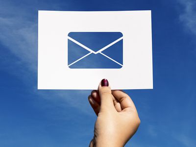 Члены Сейма предлагают комиссии А. Ширинскене поинтересоваться «тюльпанной почтой» - Литва и страны Балтии