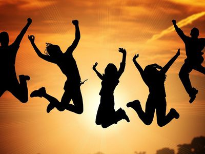 В. Чмилите-Нильсен поздравляет молодежь: желаю не переставать делать добрые дела - В Мире