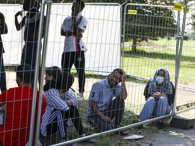 Власти Литвы в сентябре переселят мигрантов из лагерей в помещения для зимовки - Литва и страны Балтии