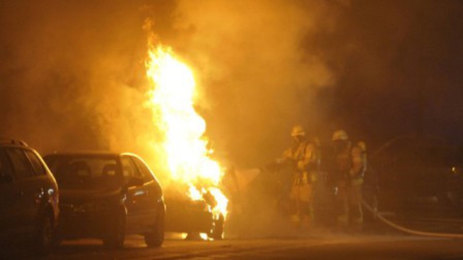 В новогоднюю ночь во Франции сожгли 1193 автомобиля - В Мире