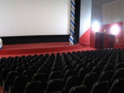 Житель Омска засудил кинотеатр за отмену показа фильма ужасов - В Мире