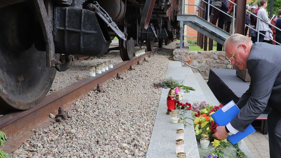 В День скорби и надежды стрелки в Литве и Страсбурге зачитают имена и фамилии депортированных - Литва и страны Балтии