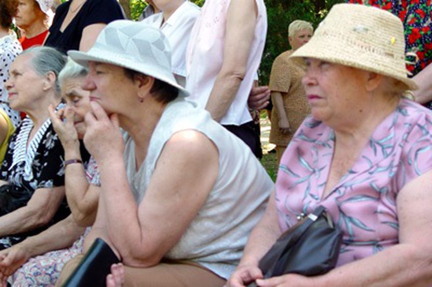 Украина взяла обязательство перед МВФ повысить женщинам пенсионный возраст