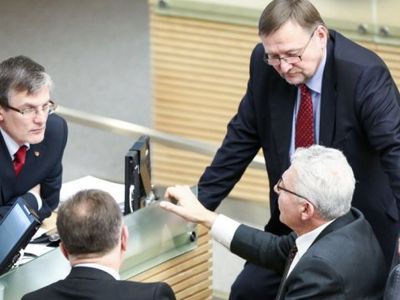 В Сейме решается вопрос о повышении зарплат - Литва и страны Балтии