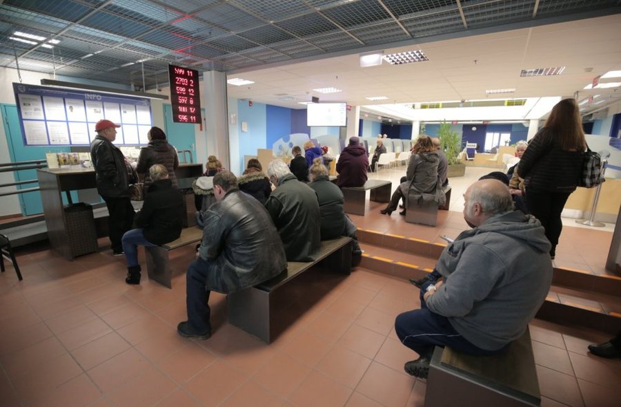 Полиция безопасности Эстонии назвала миграцию из РФ угрозой экономической безопасности - Литва и страны Балтии