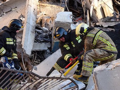 Число жертв ЧП в Магнитогорске достигло девяти, из-под завалов спасли младенца - В Мире