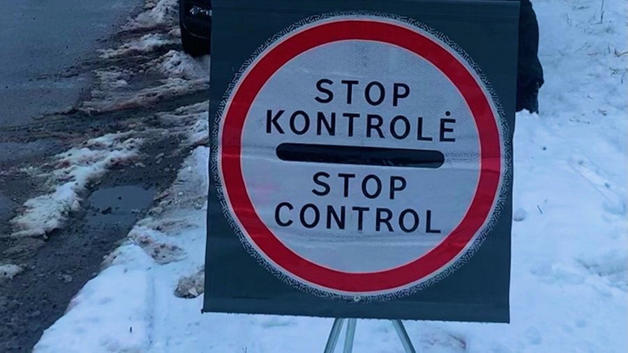 Об ограничениях на передвижение: полиция будет дежурить у границ районов, а не городов - Литва и страны Балтии